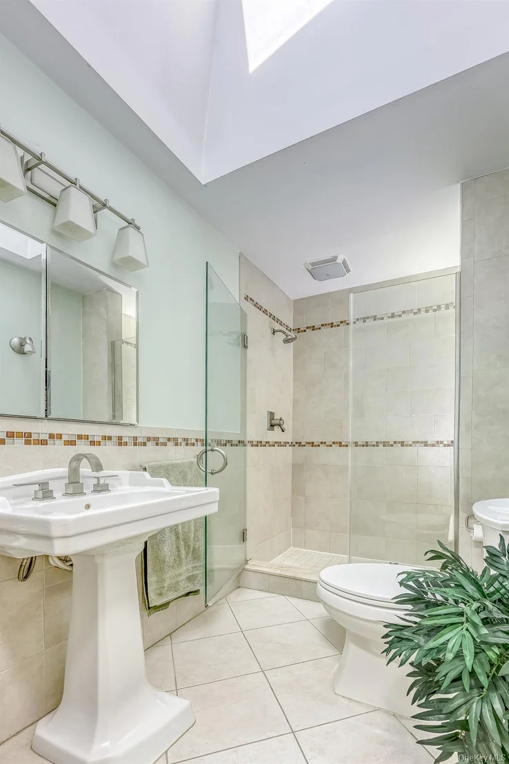 Photo of 10 Longbow Road