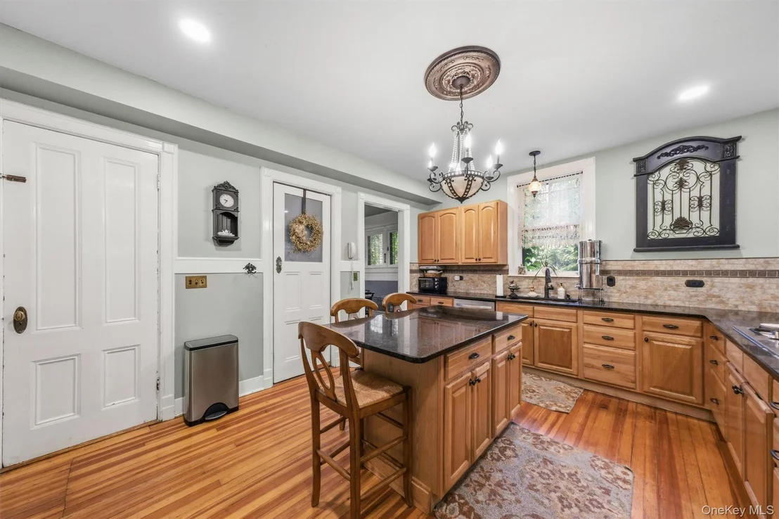 Photo of 83 Hooker Avenue