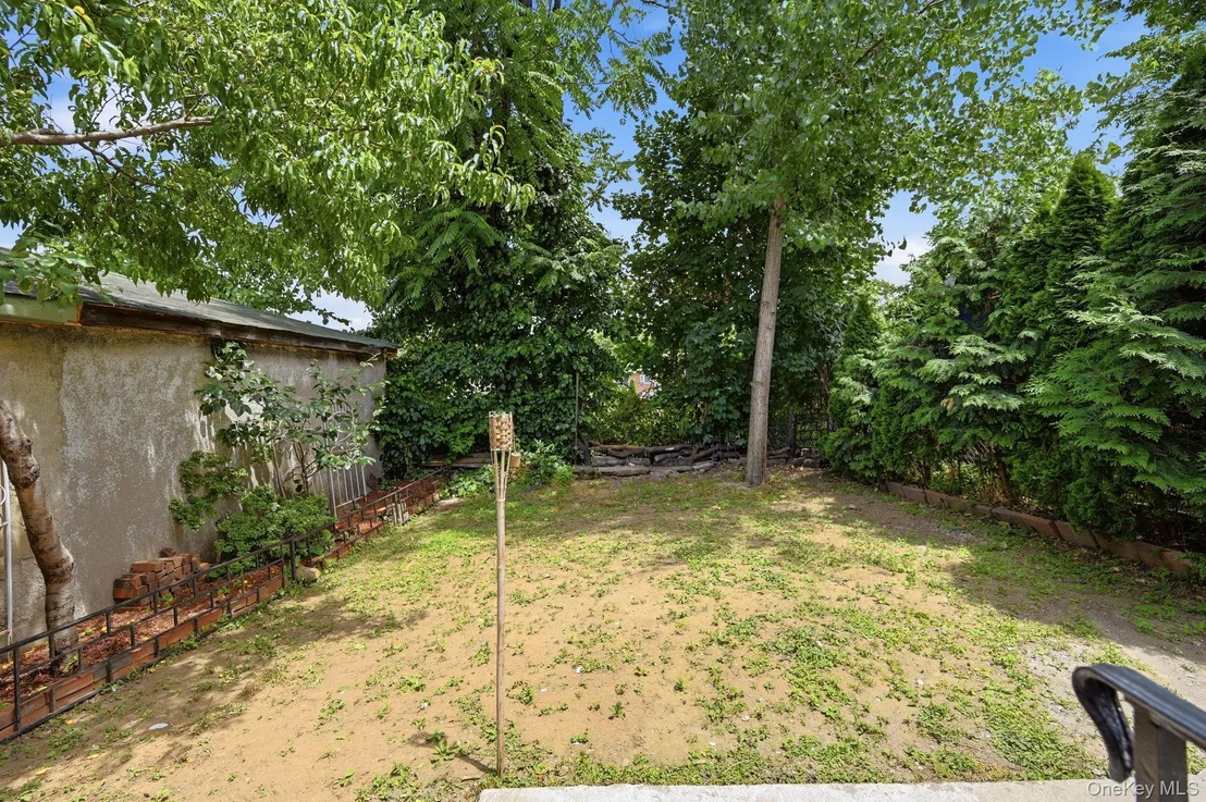 Photo of 4000 Pratt Avenue