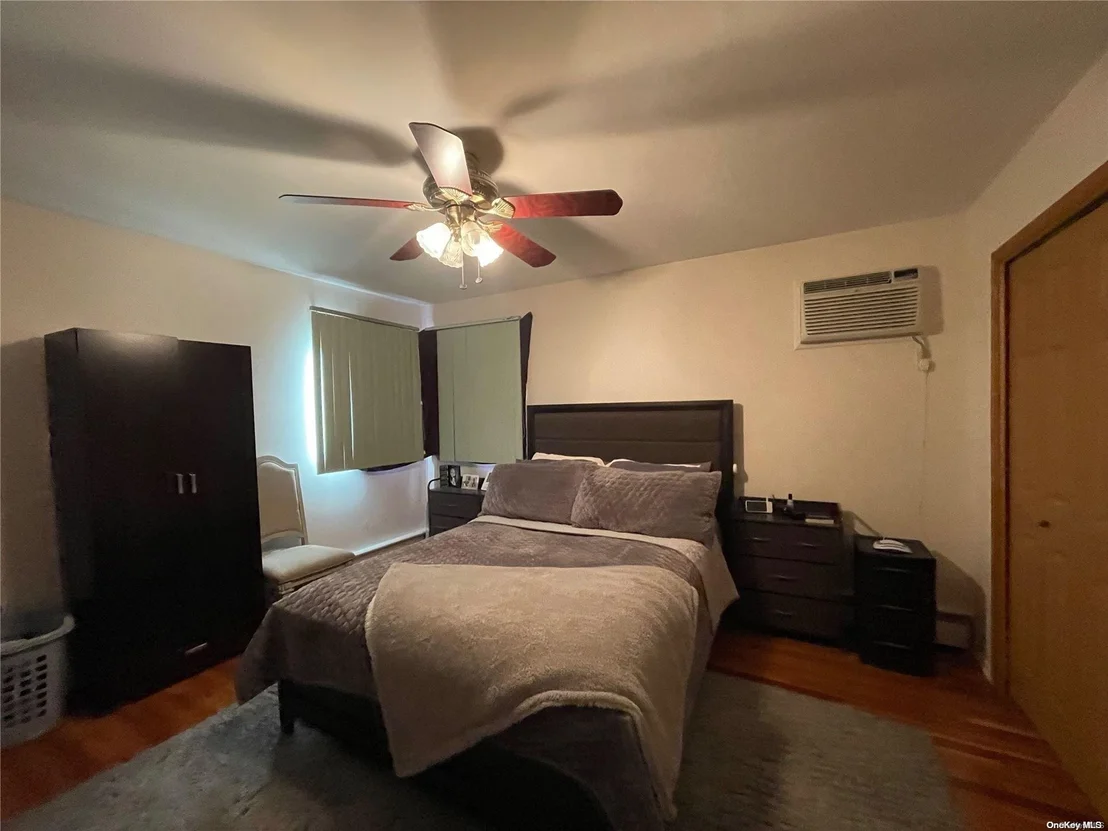 Photo of 141 6th Street