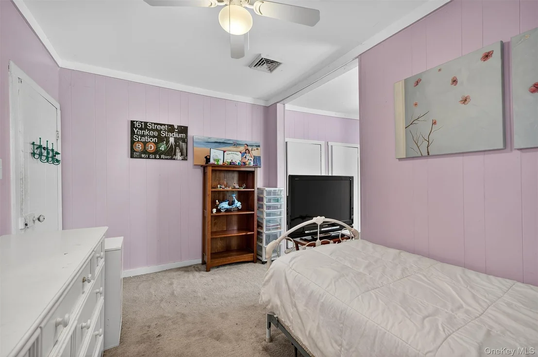 Photo of 1 Pond Road