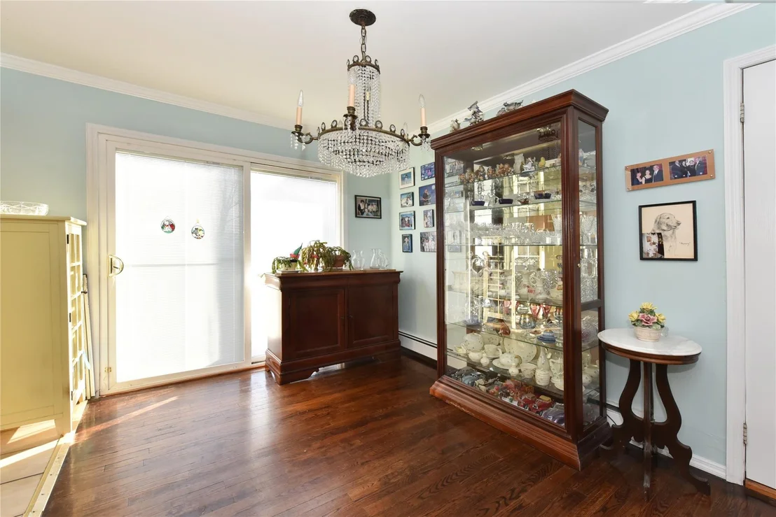 Photo of 195 Maple Avenue