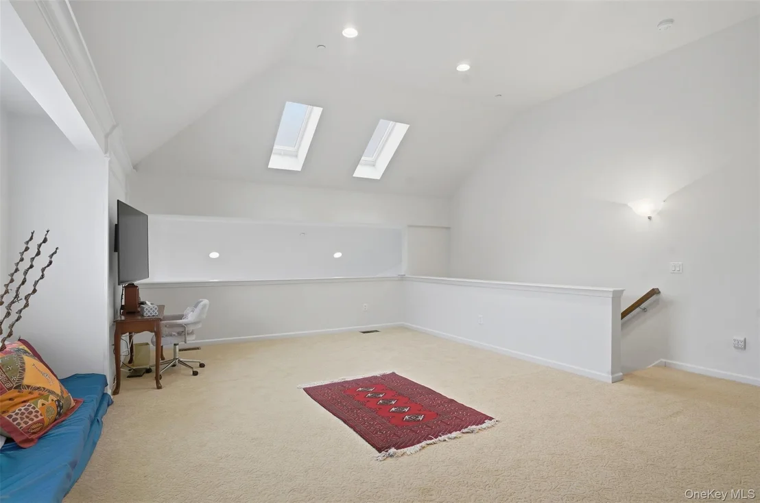 Photo of 136 Hudson Pointe Drive