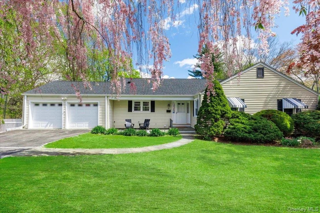 Photo of 17 Rock Ridge Drive
