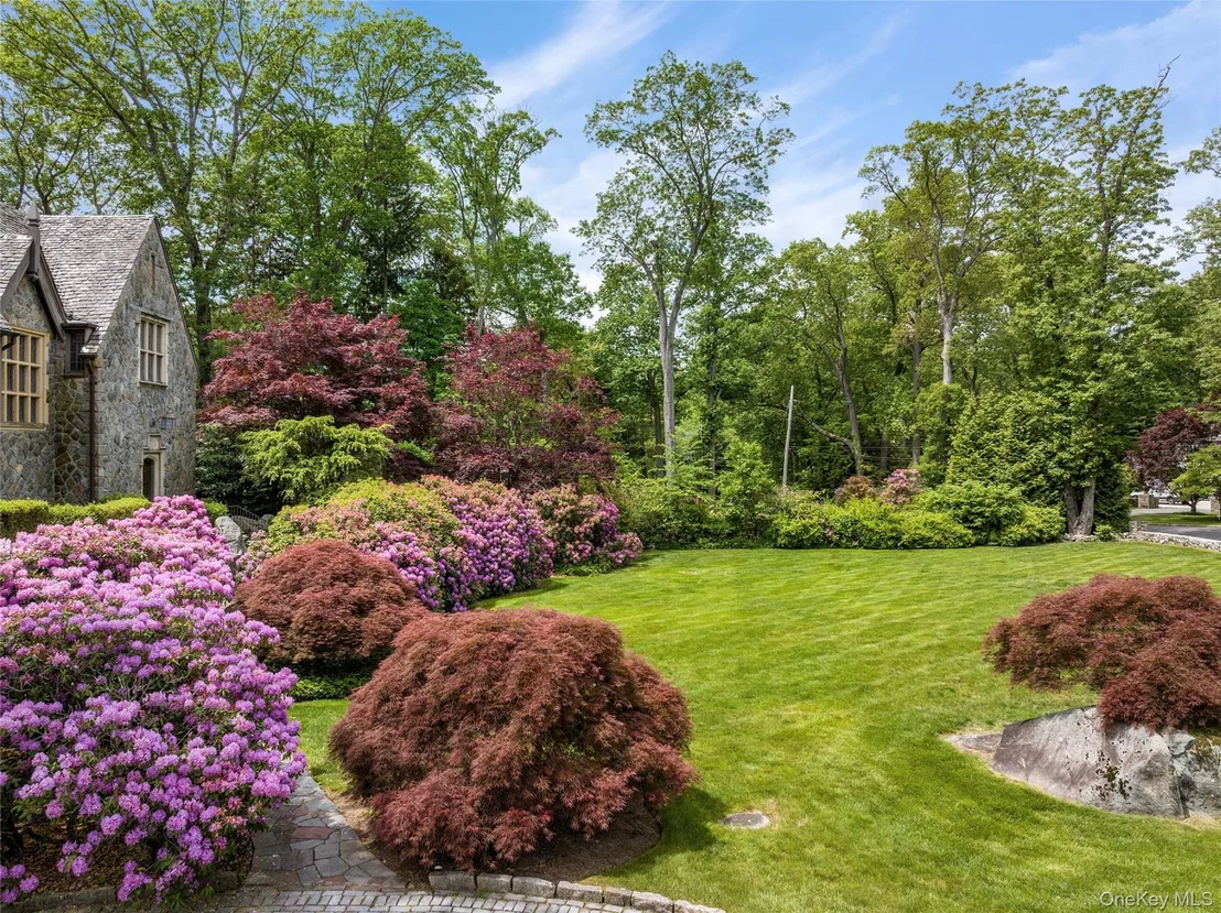 Photo of 294 Sterling Road