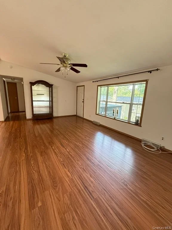 Photo of 551 5th Avenue