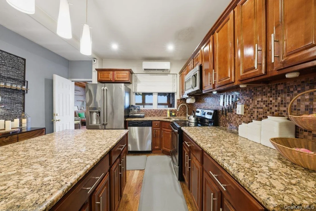 Photo of 4641 Carpenter Avenue