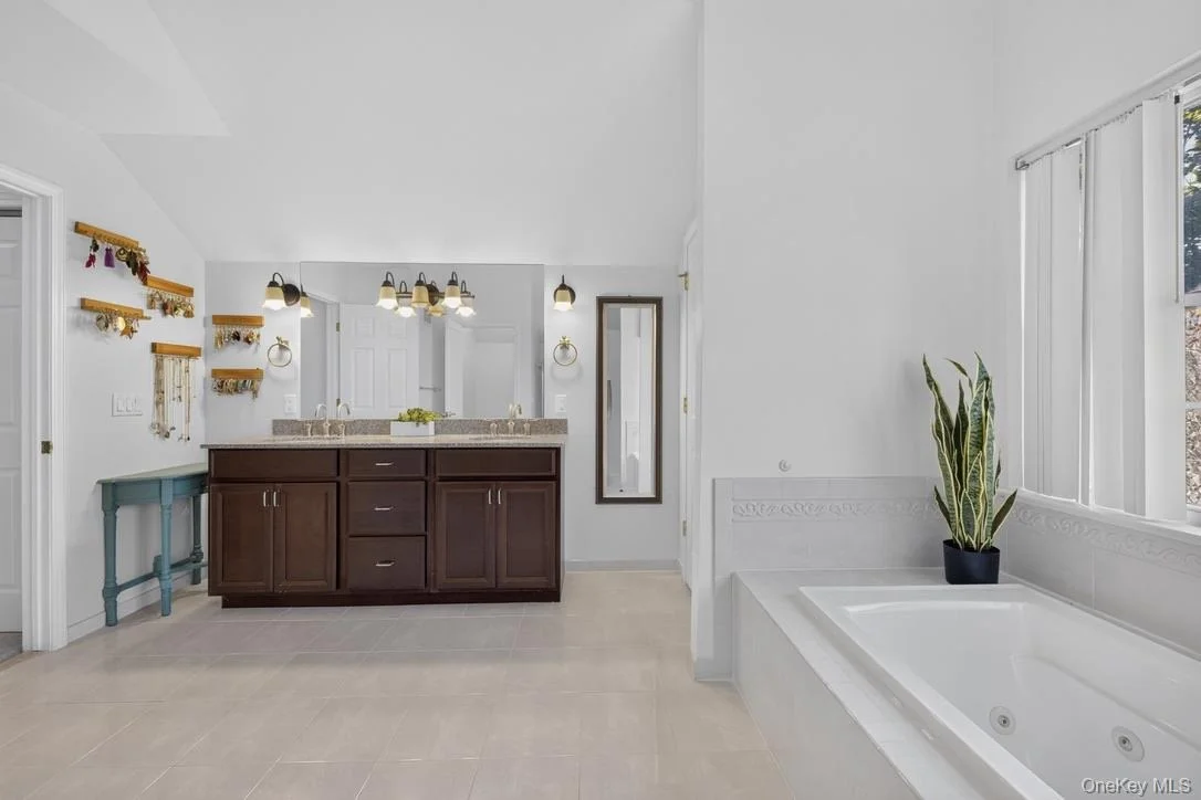 Photo of 2 Archer Avenue