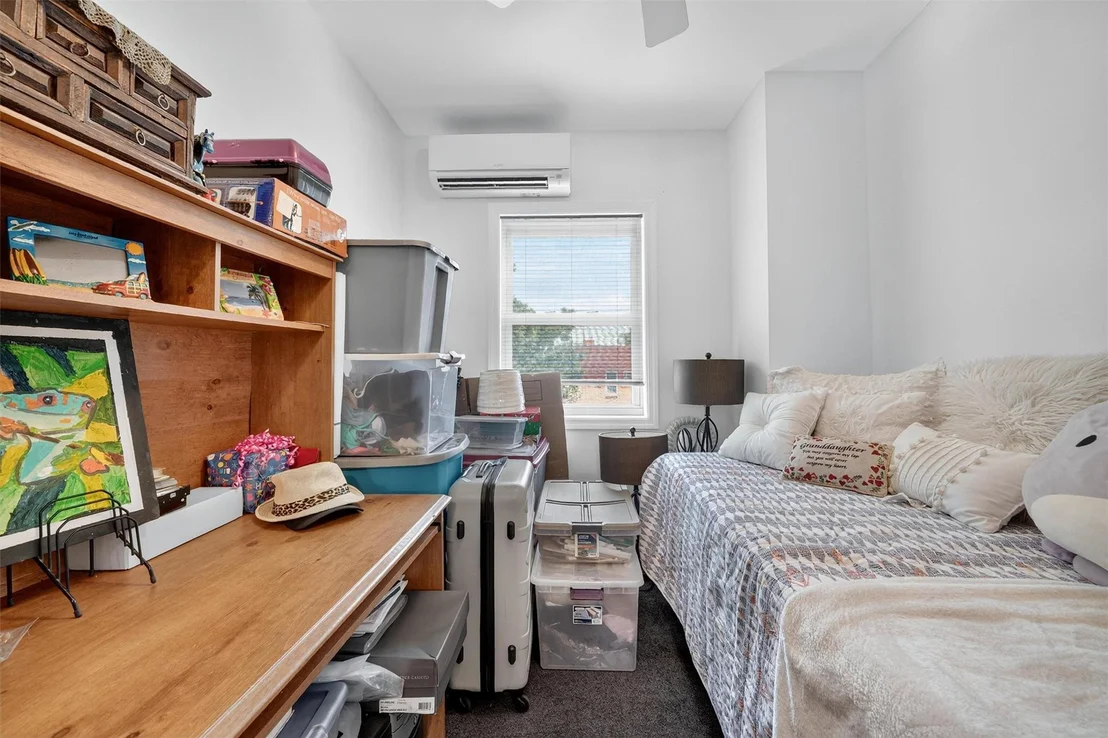 Photo of 767 Clarence Avenue