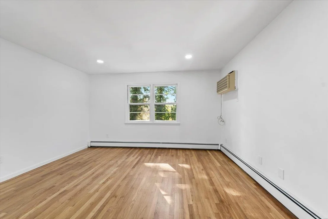 Photo of 10 Mohawk Road
