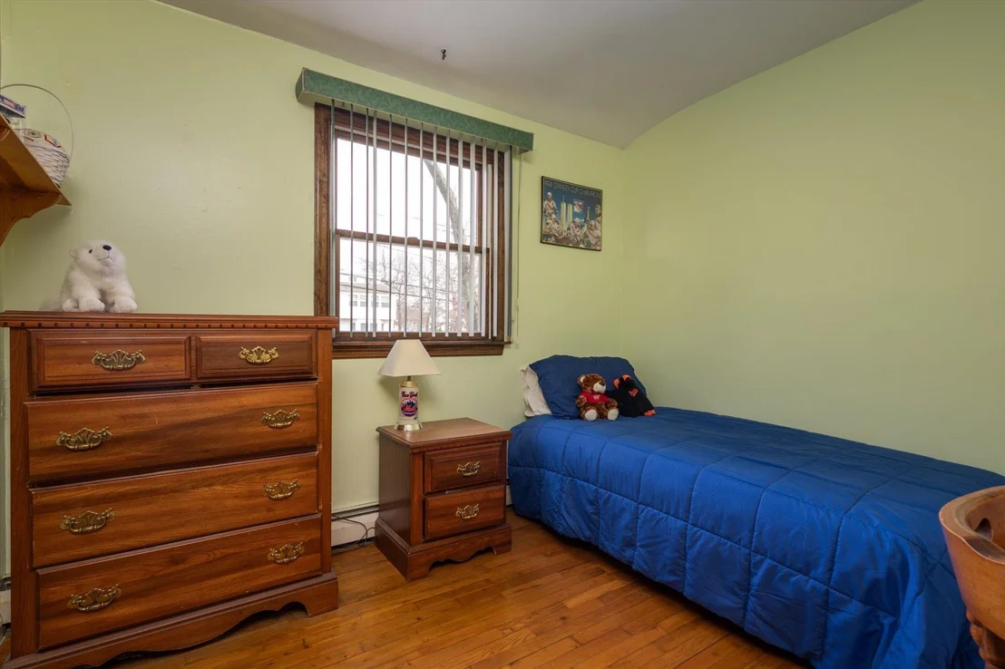 Photo of 18 Howe Road