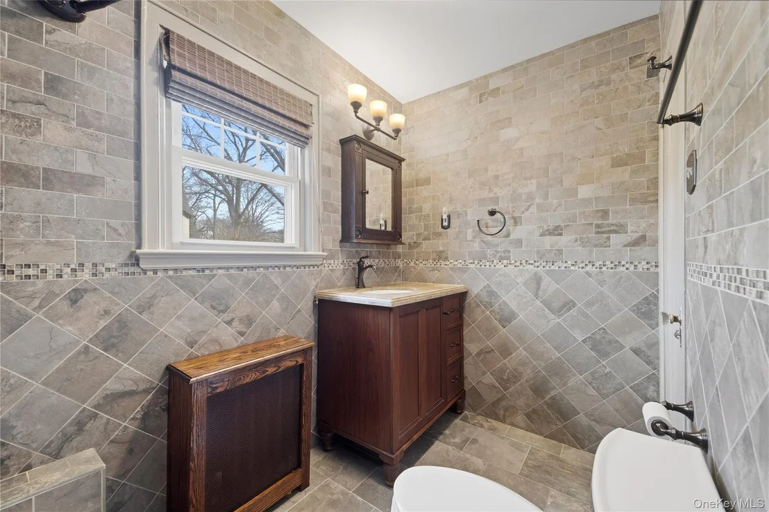 Photo of 74 Central Parkway