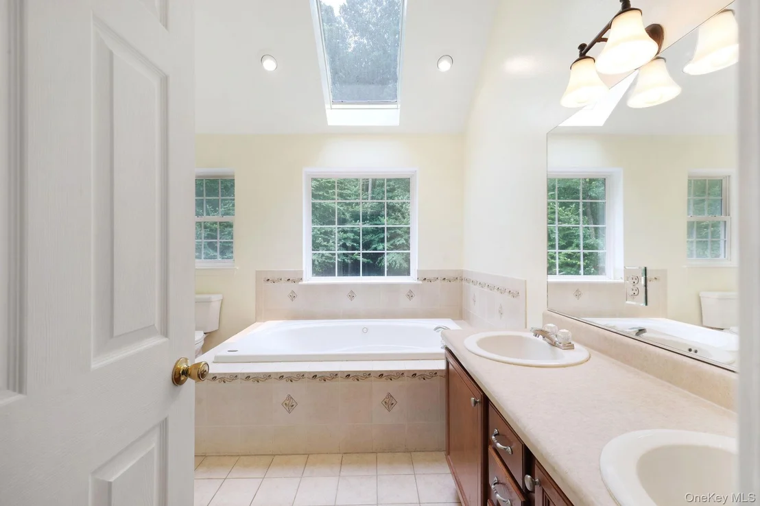Photo of 320 White Bridge Road