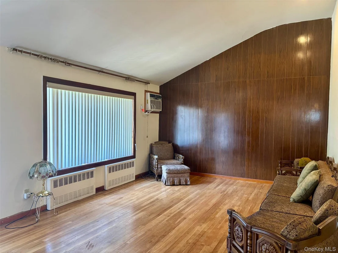 Photo of 10 13th Avenue