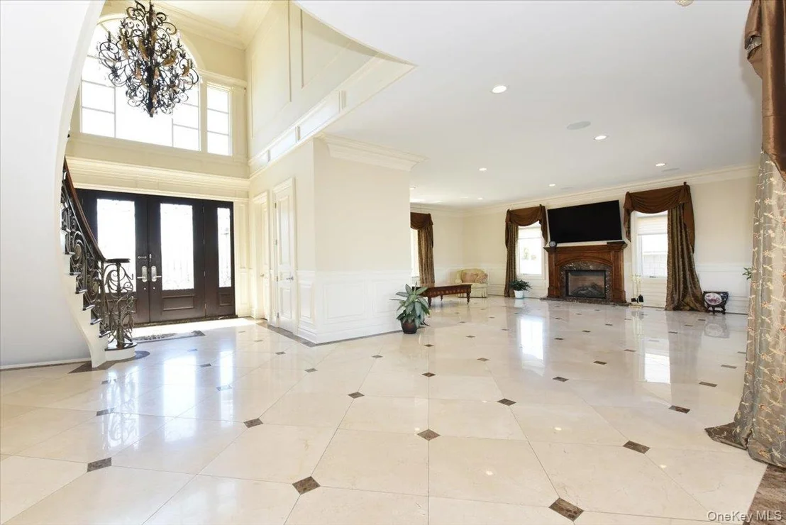 Photo of 3510 Riverside Drive