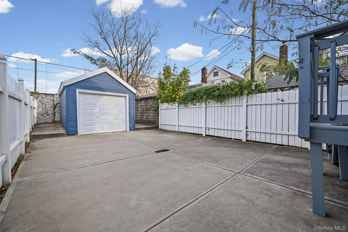 Photo of 1971 Hendrickson Street