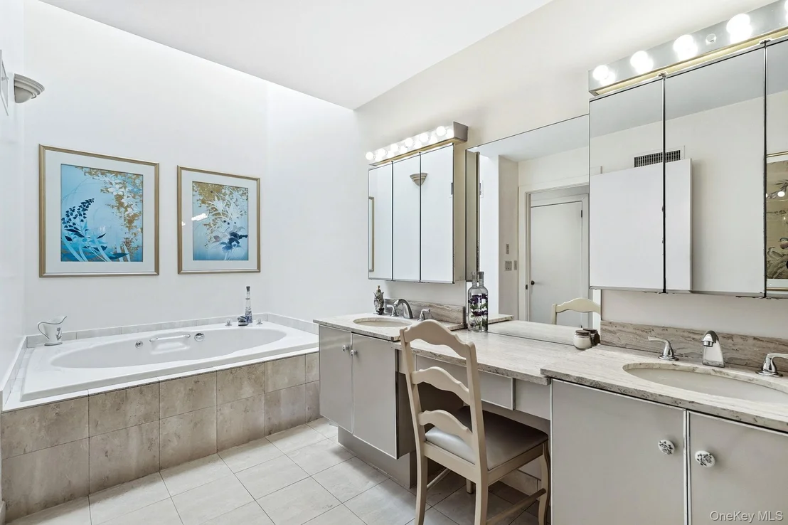 Photo of 35 Waterside Close