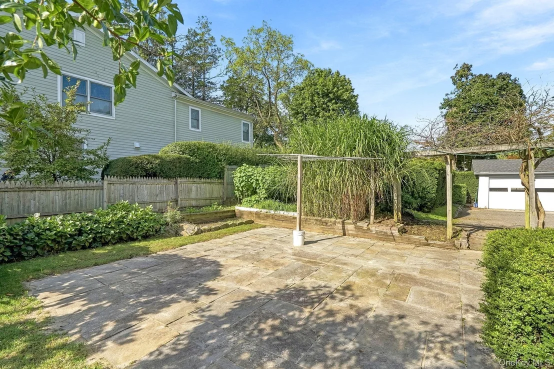 Photo of 1239 Post Road
