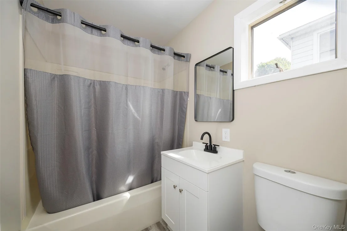 Photo of 290 Hooker Avenue