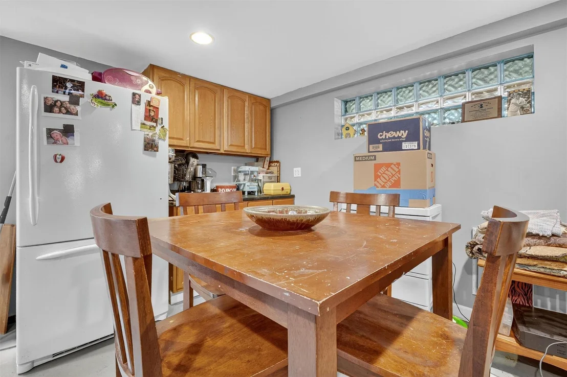 Photo of 767 Clarence Avenue