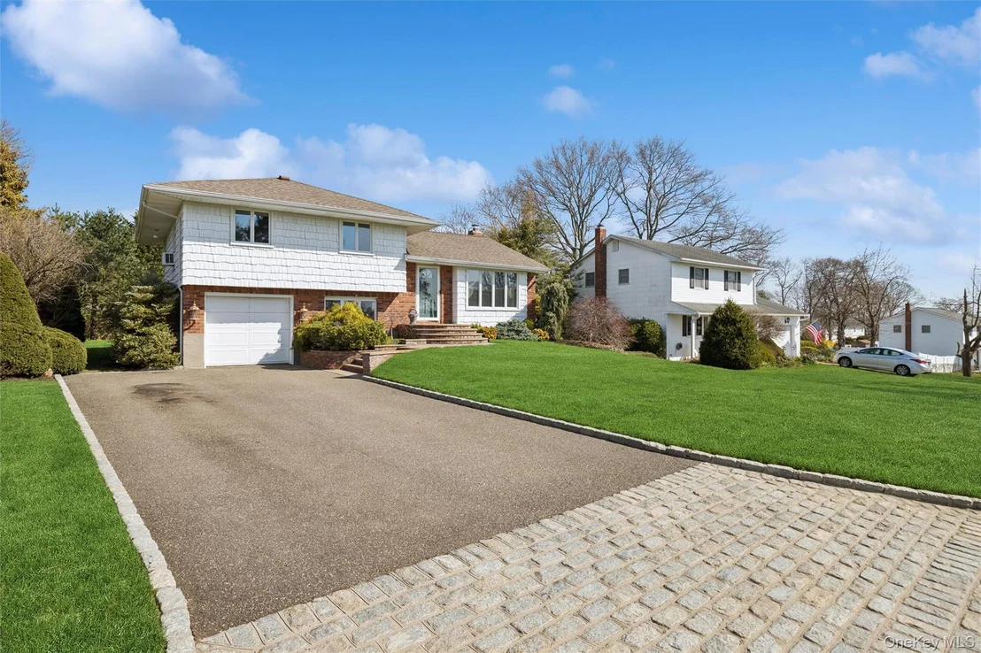 Photo of 48 Roxbury Drive