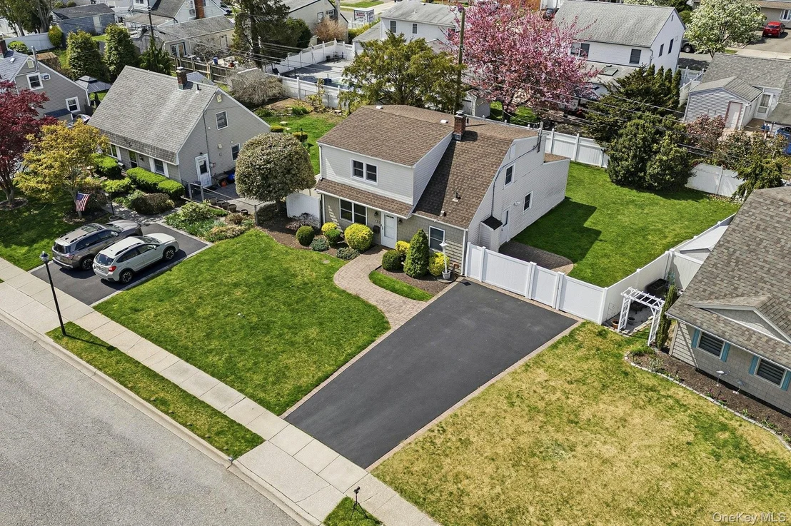 Photo of 124 Saddle Lane