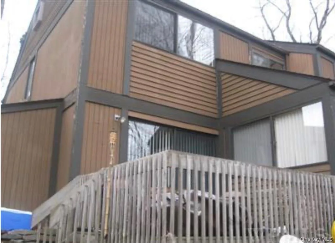 Photo of 114 Round Hill Road