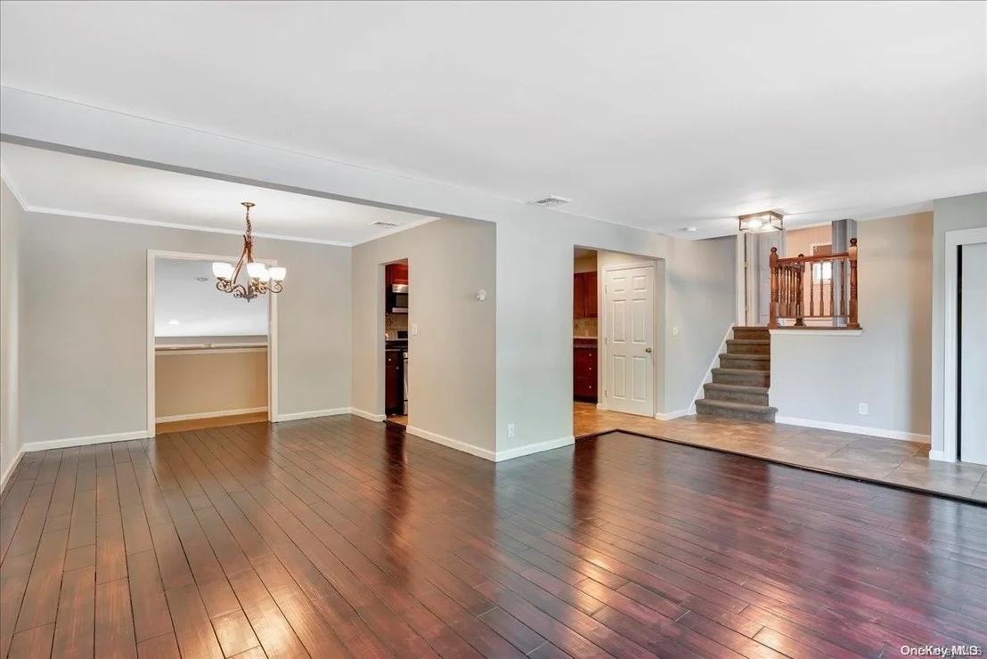 Photo of 67 Farmers Avenue