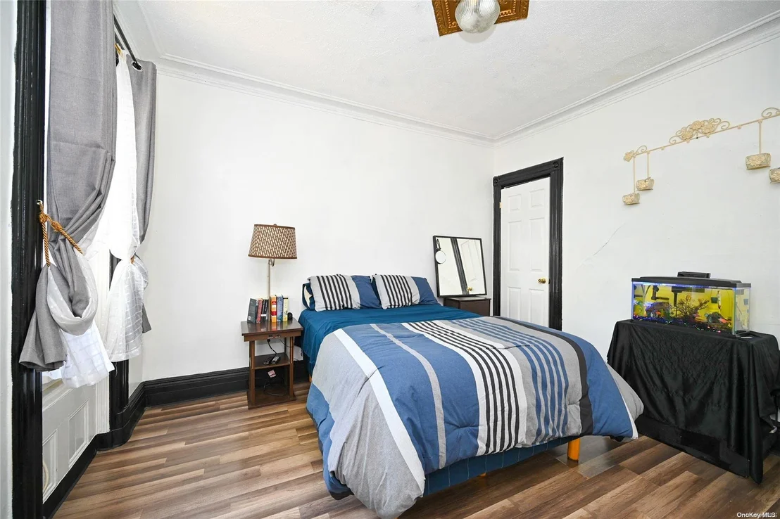 Photo of 468 Crescent Street