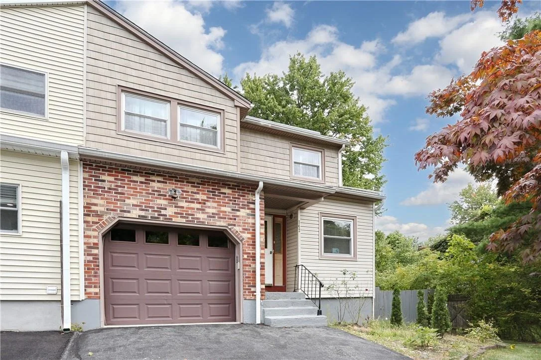Photo of 142 Rock Hill Road