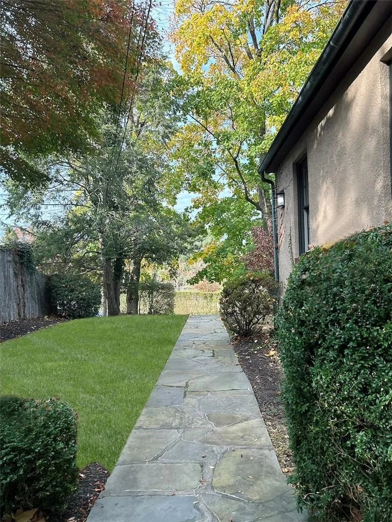 Photo of 44 Sherman Avenue