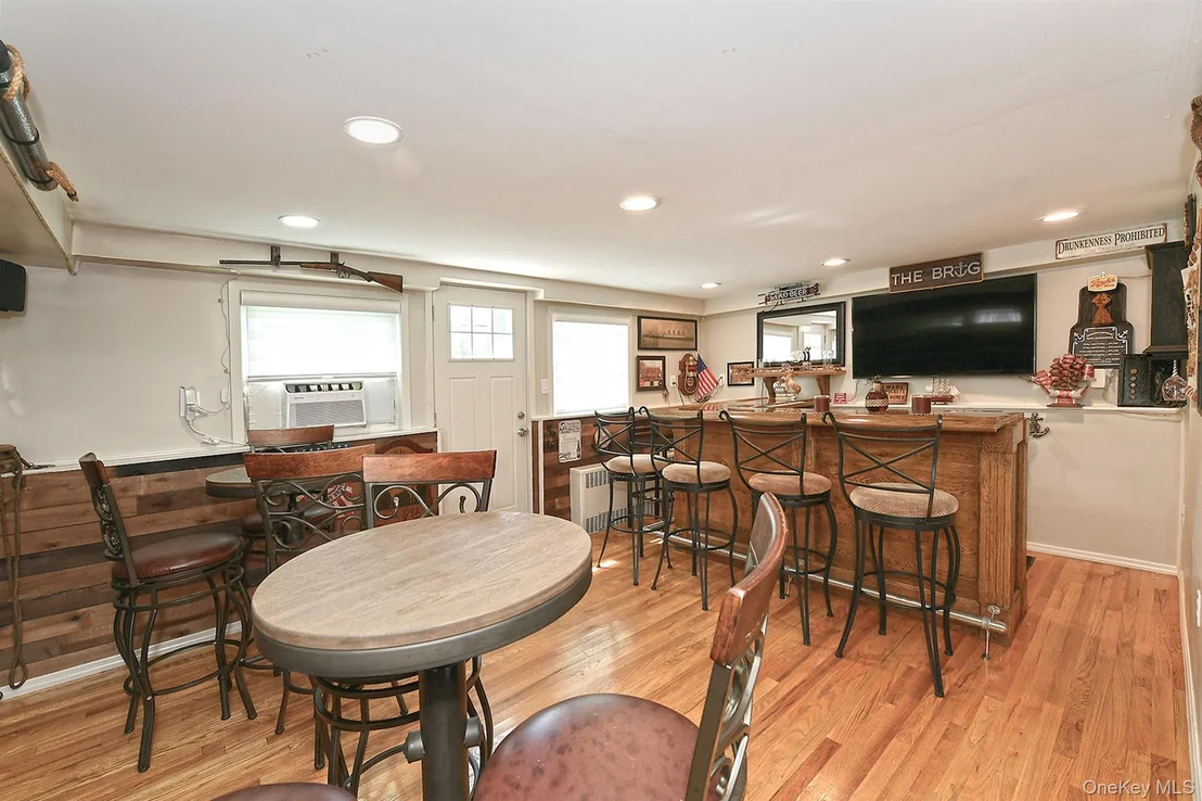 Photo of 4039 Hahn Avenue