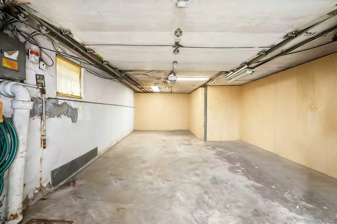 Photo of 6016 69th Lane