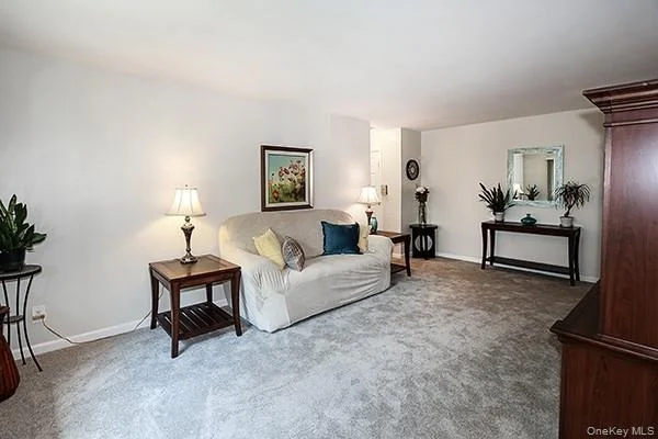 Photo of Unit 19B at 2449 Union Boulevard