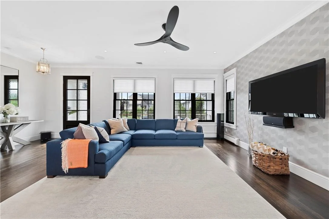 Photo of 2911 Harbor Road