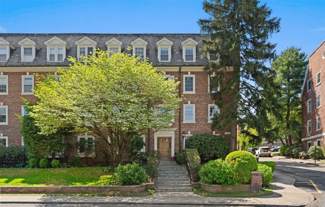 Photo of Unit 4D at 2 Alden Place
