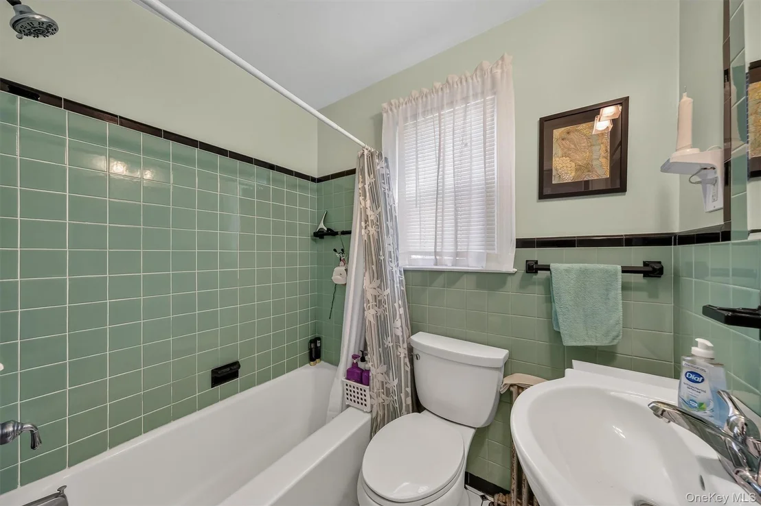 Photo of 210 Tate Avenue