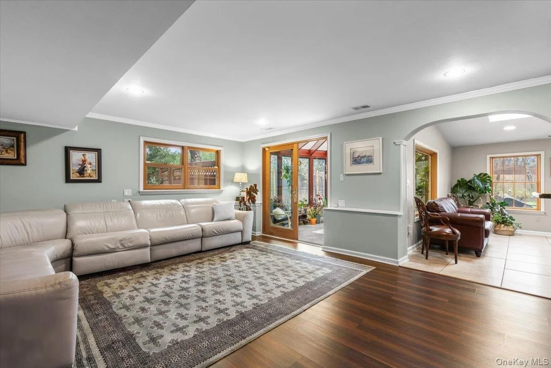 Photo of 14 Edgemont Circle
