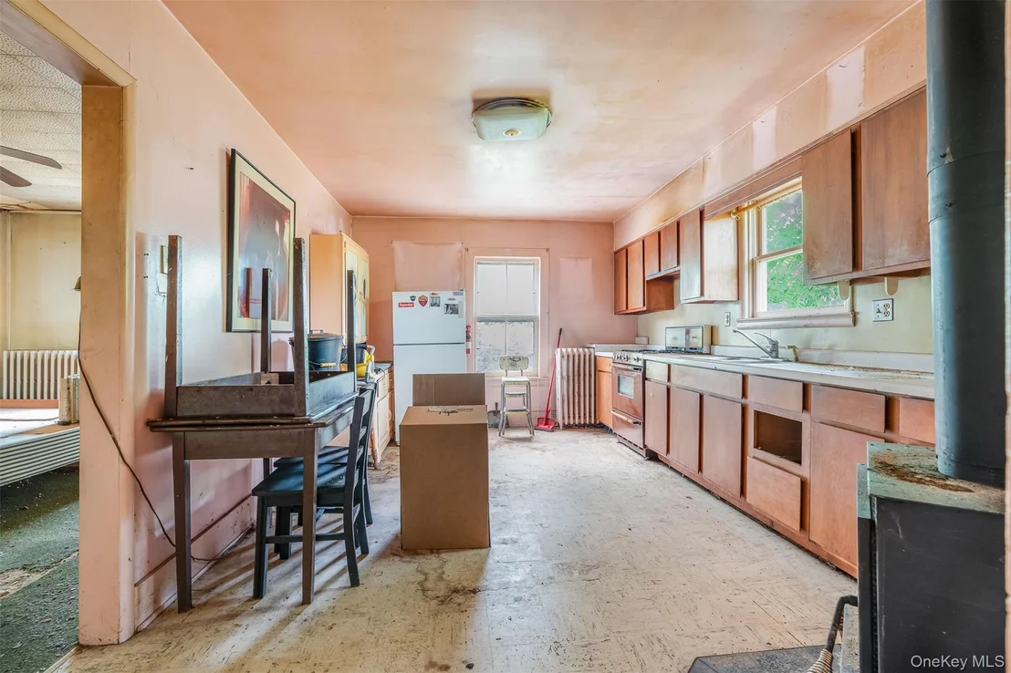 Photo of 50 Maple Street