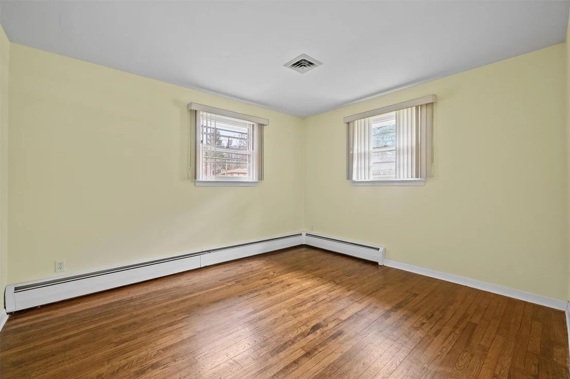 Photo of 21 Westview Road