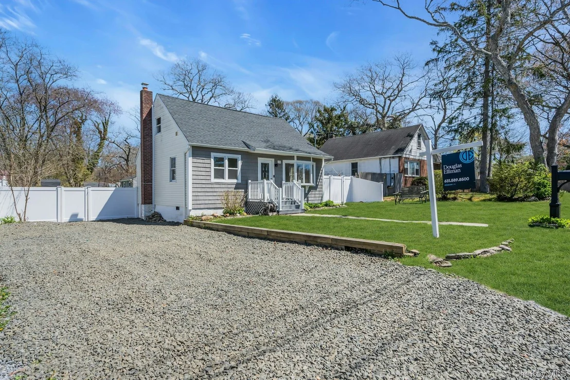 Photo of 133 Lakeview Drive