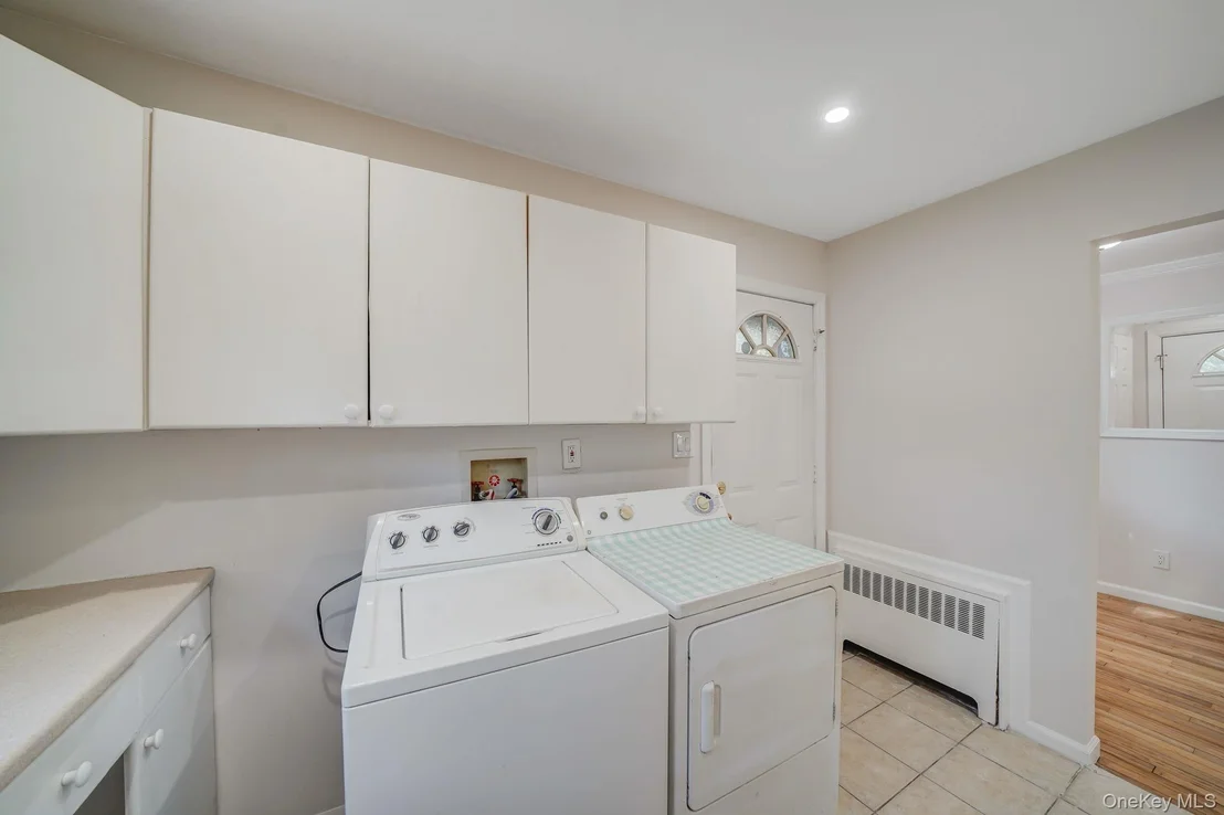 Photo of 2 W Walnut Street
