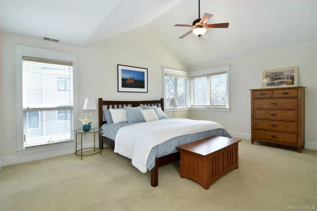 Photo of 153 Fieldpoint Drive