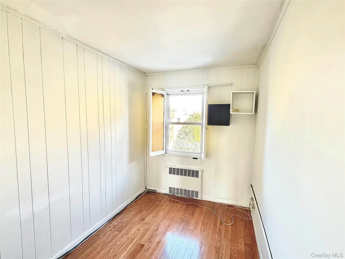 Photo of 15062 77th Avenue