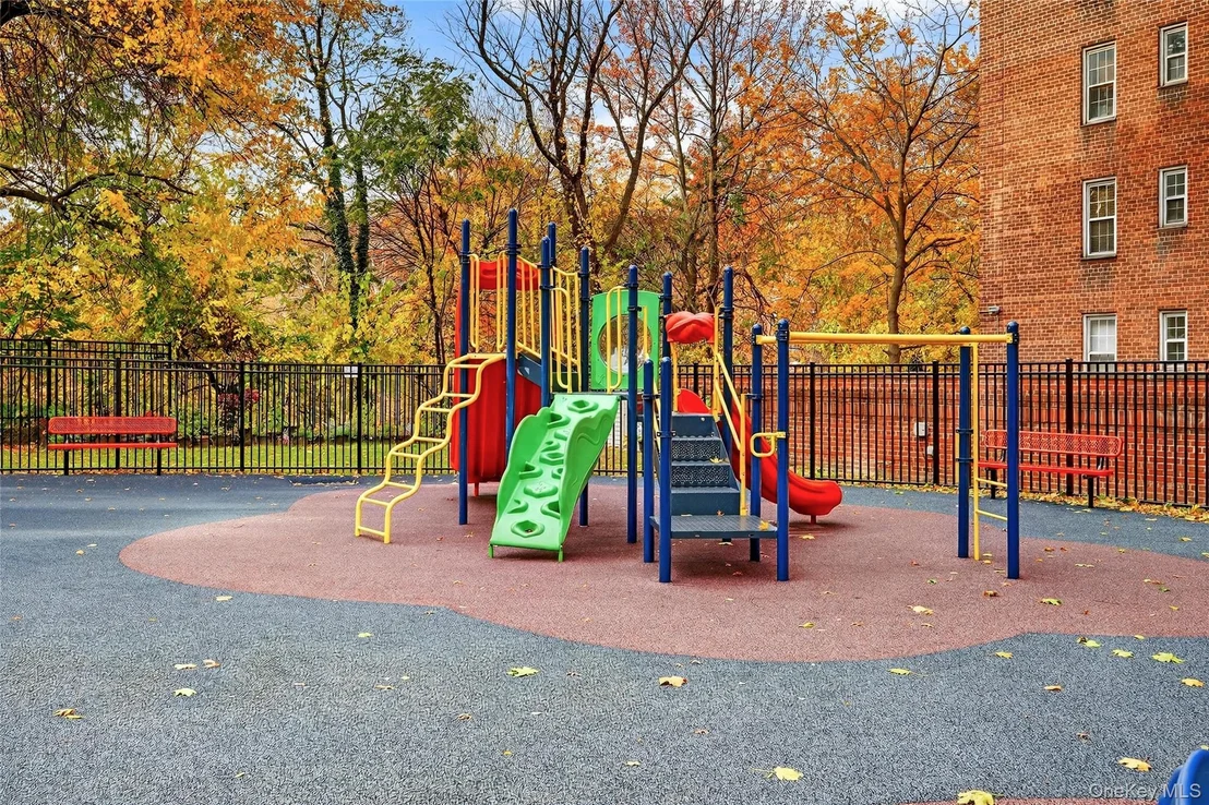 Photo of Unit A36 at 770 Bronx River Road