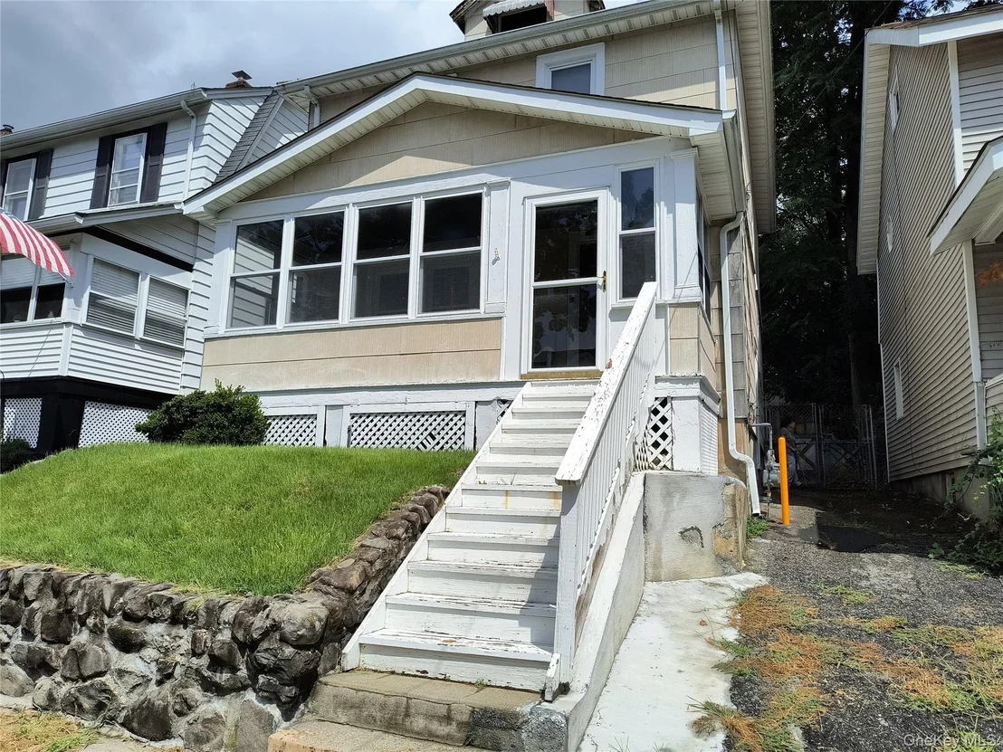 Photo of 492 1st Street