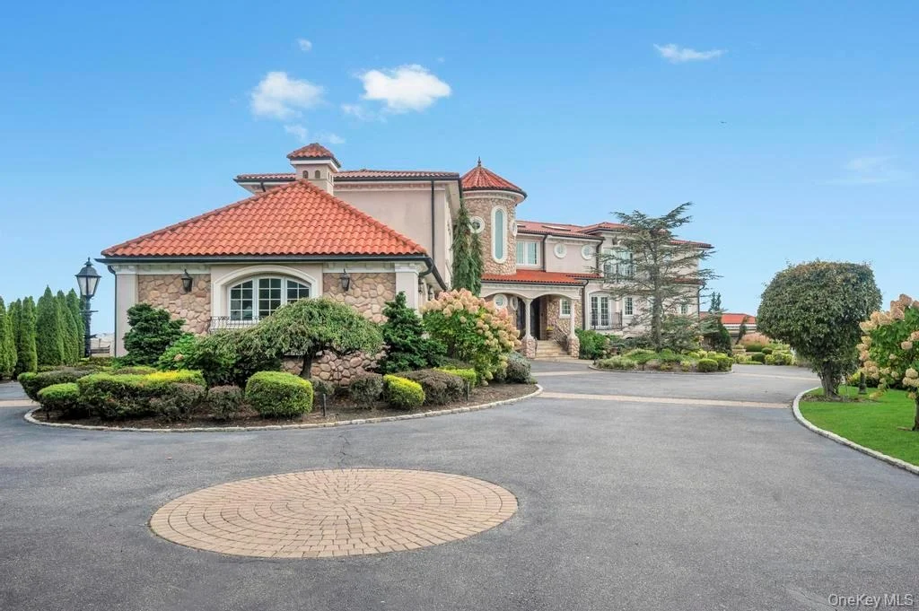 Photo of 1101 Harbor Road