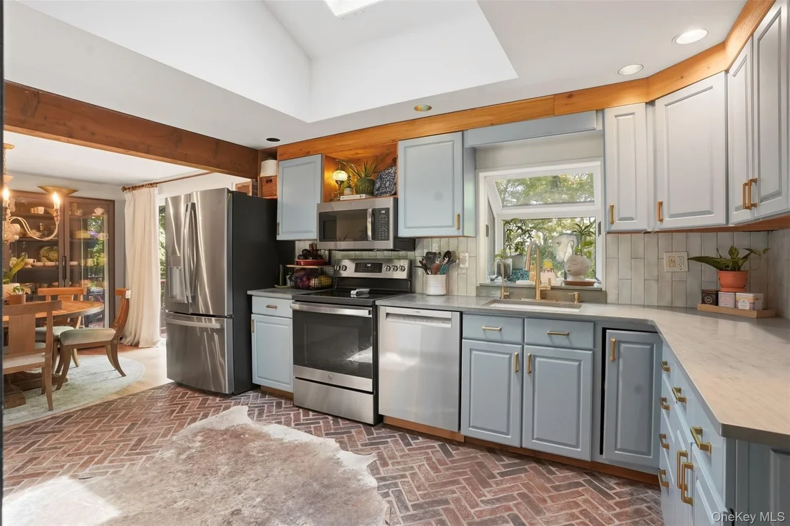Photo of 16 Howland Road