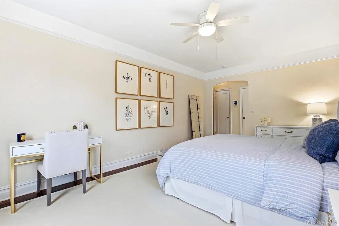 Photo of Unit 2A at 25 Parkview Avenue