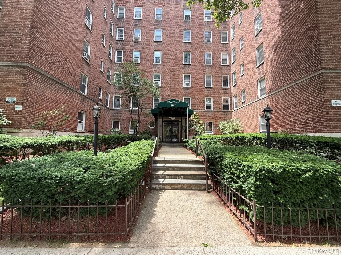 Photo of Unit 3F at 765 Bronx River